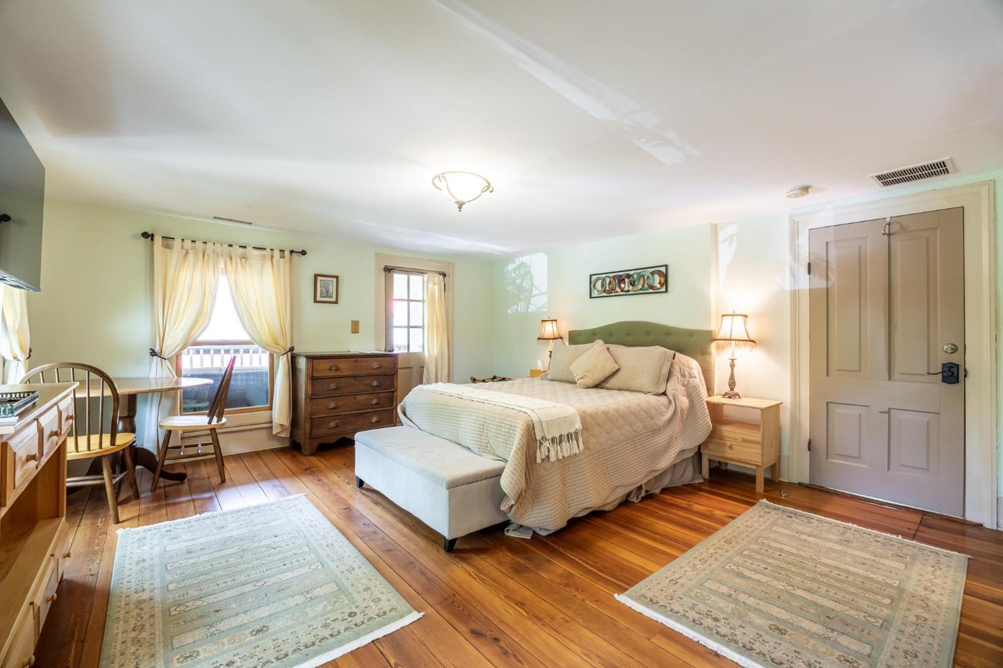 Bliss Point Farm And B&B, Llc Earlysville Eksteriør billede