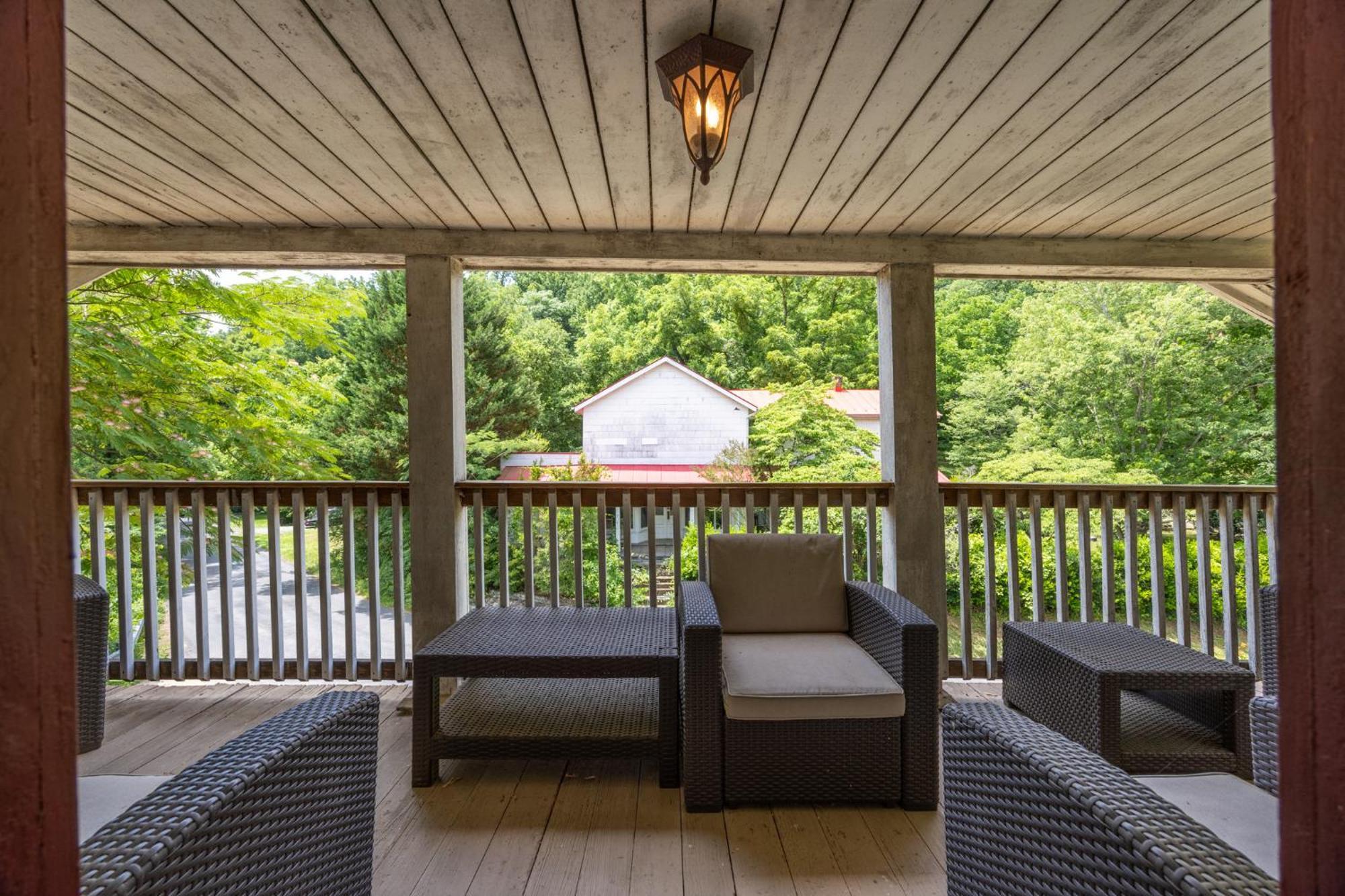 Bliss Point Farm And B&B, Llc Earlysville Eksteriør billede